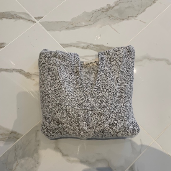 Aritzia TNA knit pullover SIZE XS - Picture 2 of 3